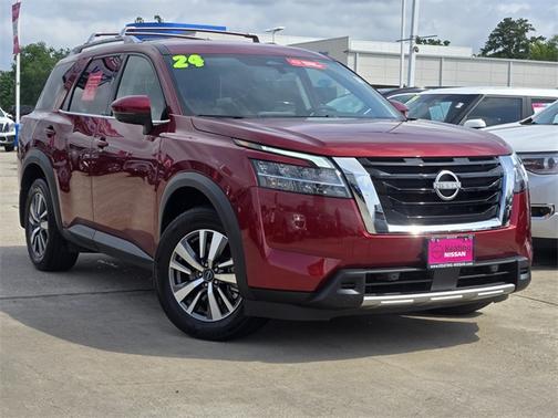 2024 Nissan Pathfinder SL