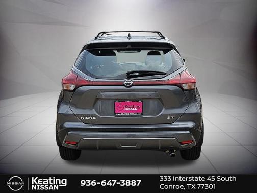 2022 Nissan Kicks SR