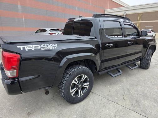 2017 Toyota Tacoma TRD Sport
