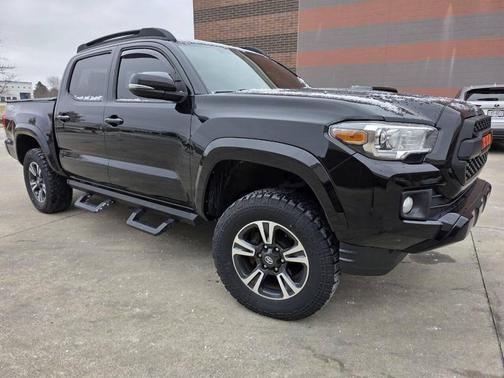 2017 Toyota Tacoma TRD Sport