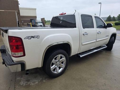White 2012 GMC Sierra 1500 SLE