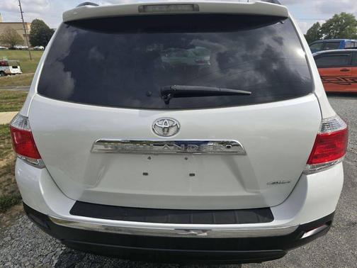 2013 Toyota Highlander SE