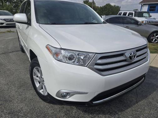 2013 Toyota Highlander SE