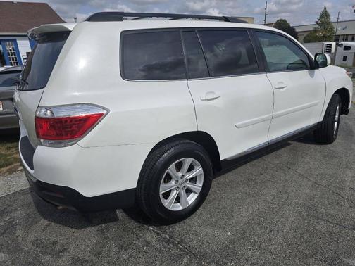2013 Toyota Highlander SE