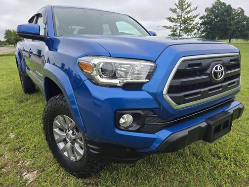 2017 Toyota Tacoma SR5