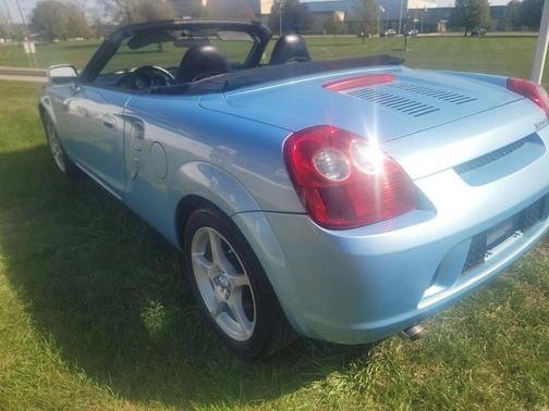 2003 Toyota MR2 Base 2dr Convertible
