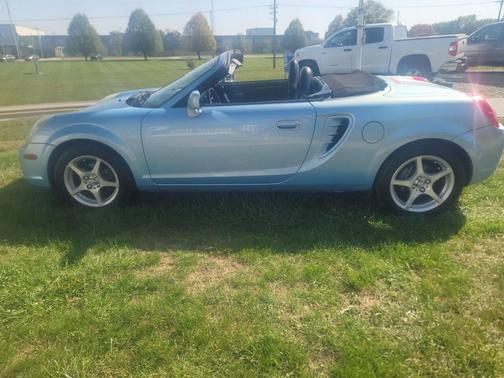 2003 Toyota MR2 Base 2dr Convertible