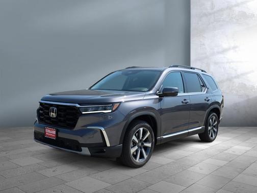 2025 Honda Pilot Touring 8-Passenger