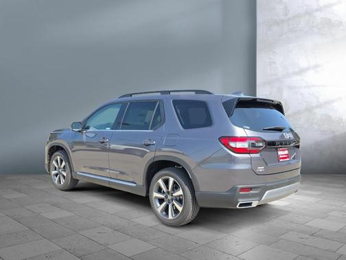 2025 Honda Pilot Touring 8-Passenger