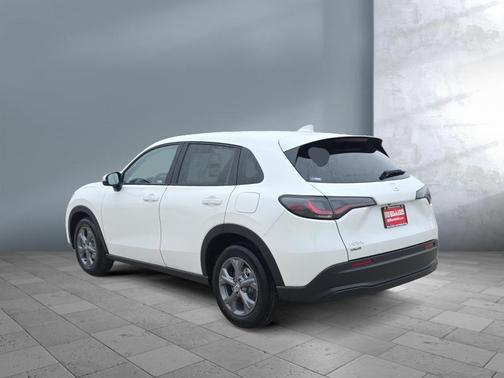Platinum White Pearl 2026 Honda HR-V LX