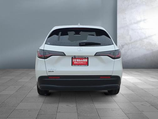 Platinum White Pearl 2026 Honda HR-V LX