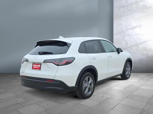 Platinum White Pearl 2026 Honda HR-V LX