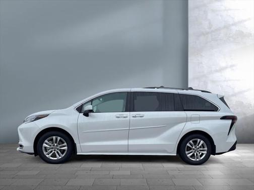 2024 Toyota Sienna XLE 7 Passenger