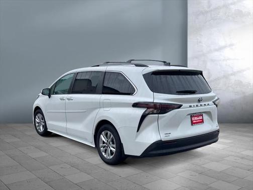 2024 Toyota Sienna XLE 7 Passenger