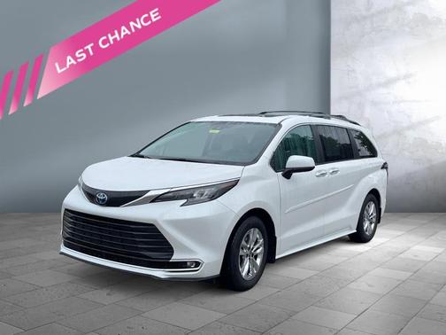 2024 Toyota Sienna XLE