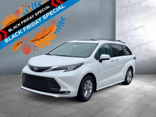 2024 Toyota Sienna XLE