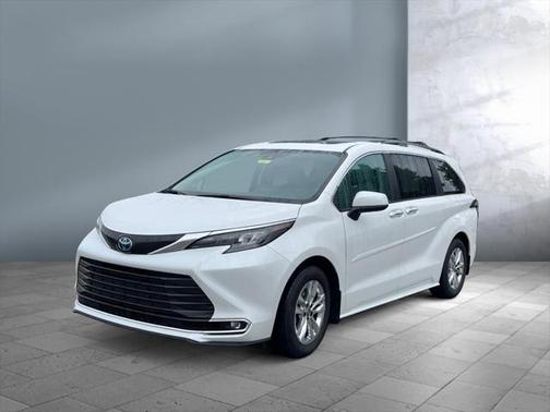 2024 Toyota Sienna XLE 7 Passenger