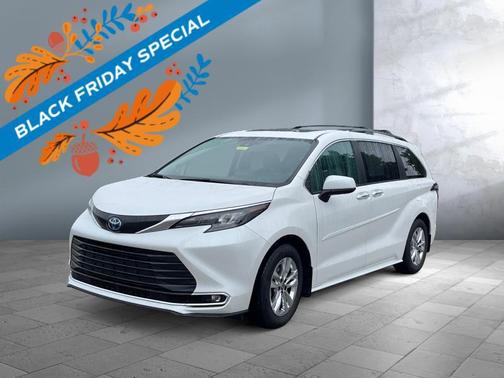 2024 Toyota Sienna XLE