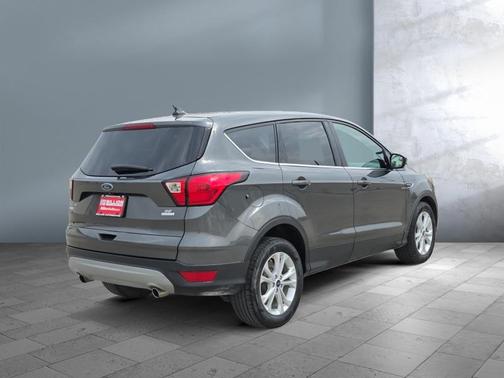 Ingot Silver Metallic 2019 Ford Escape SE