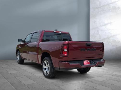 Delmonico Red Pearlcoat 2025 RAM 1500 Tradesman