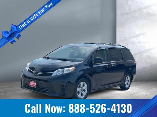 2019 Toyota Sienna LE