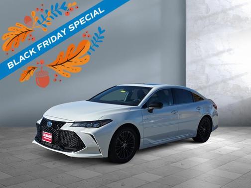 2019 Toyota Avalon Hybrid XSE