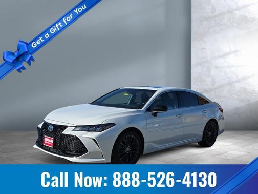 2019 Toyota Avalon Hybrid XSE