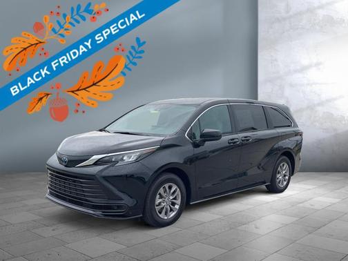 2025 Toyota Sienna LE