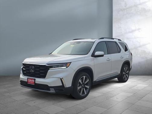 2025 Honda Pilot Touring 8-Passenger
