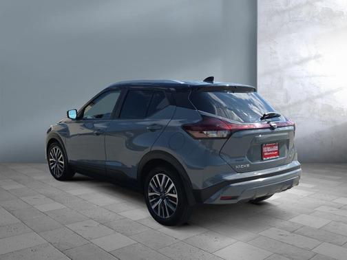 Gray/Super Black 2023 Nissan Kicks SV