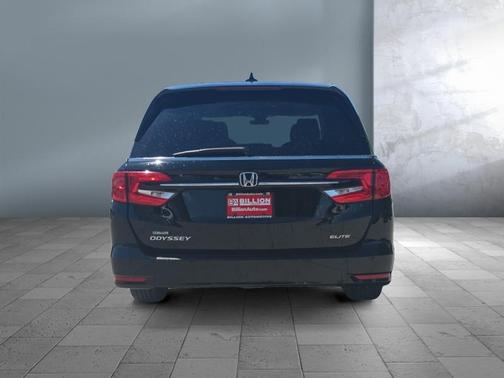 Crystal Black Pearl 2024 Honda Odyssey Elite