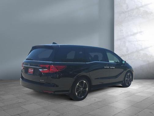 Crystal Black Pearl 2024 Honda Odyssey Elite