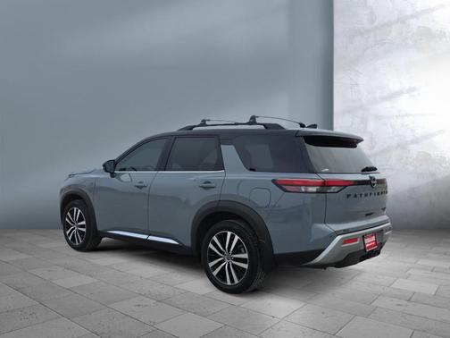 2024 Nissan Pathfinder Platinum 4WD