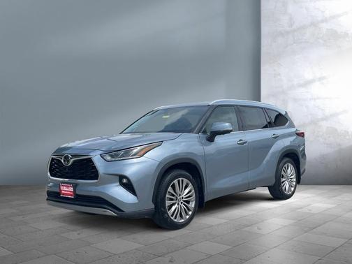 2023 Toyota Highlander Platinum