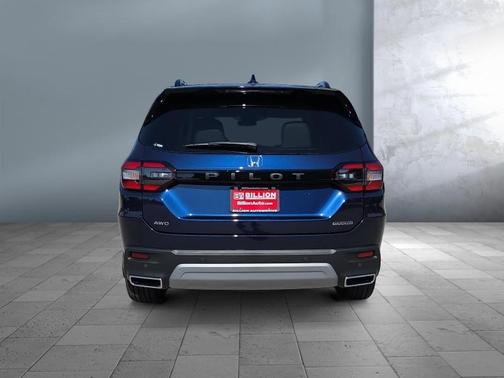 2025 Honda Pilot Touring 8-Passenger
