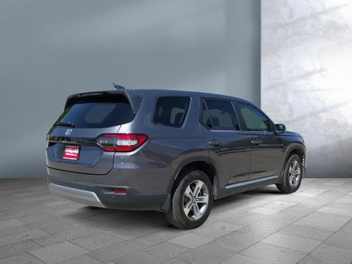 Modern Steel Metallic 2024 Honda Pilot EX-L