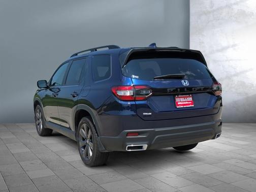 Obsidian Blue Pearl 2025 Honda Pilot Sport