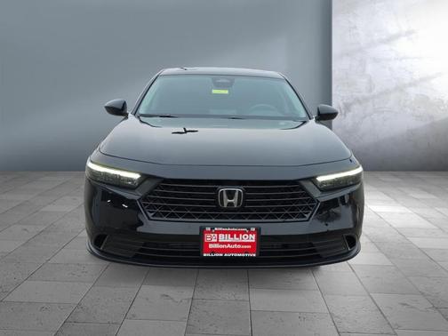 Crystal Black Pearl 2025 Honda Accord SE