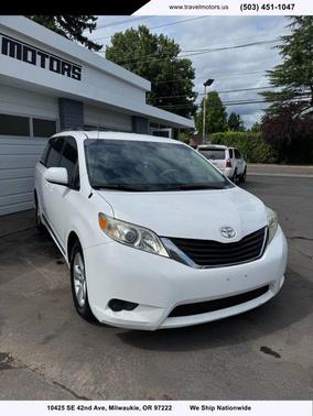 2011 Toyota Sienna LE