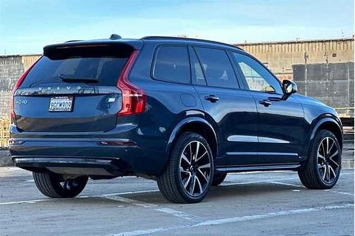 2023 Volvo XC90 Ultimate Dark 7-Seater