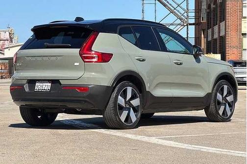 Sage Green 2023 Volvo XC40 Ultimate