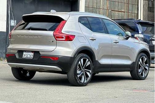 2023 Volvo XC40 B5 AWD Ultimate Bright