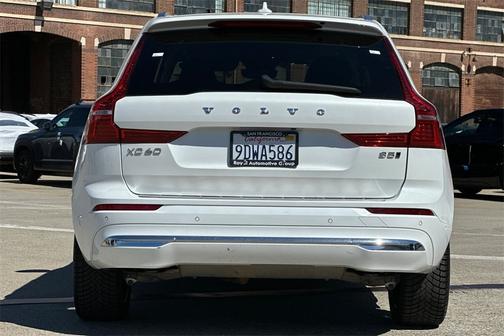 2023 Volvo XC60 B5 AWD Plus Bright