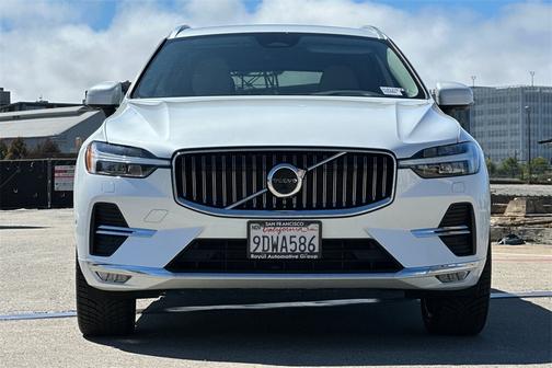 2023 Volvo XC60 B5 AWD Plus Bright