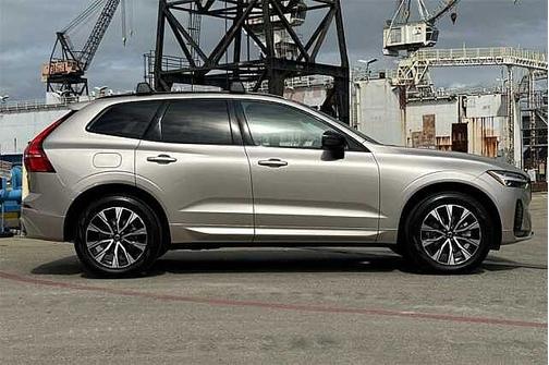 2025 Volvo XC60 Core