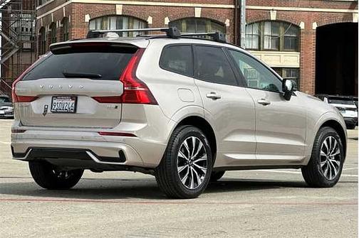 2025 Volvo XC60 Core