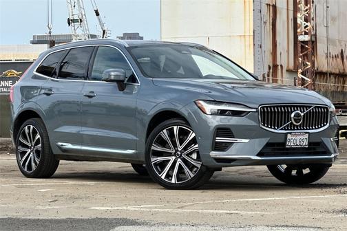 2023 Volvo XC60 Recharge Plug-In Hybrid Ultimate Bright