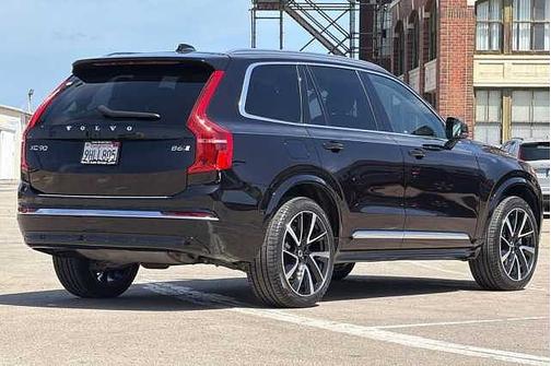 Onyx Black 2023 Volvo XC90 Plus