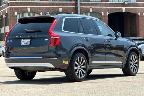 2022 Volvo XC90 Recharge Plug-In Hybrid eAWD Inscription 6 Seater