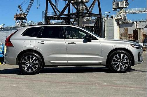2025 Volvo XC60 Core